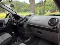 FORD - FIESTA - 2012/2013 - Vermelha - R$ 34.900,00