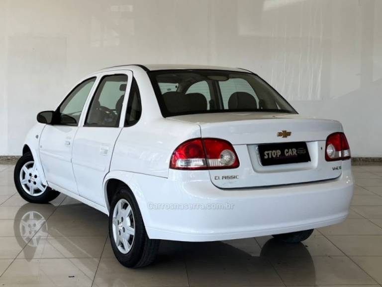 CHEVROLET - CLASSIC - 2010/2011 - Branca - R$ 25.900,00