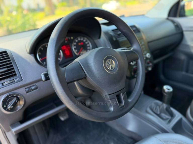 VOLKSWAGEN - POLO - 2011/2012 - Cinza - R$ 47.900,00