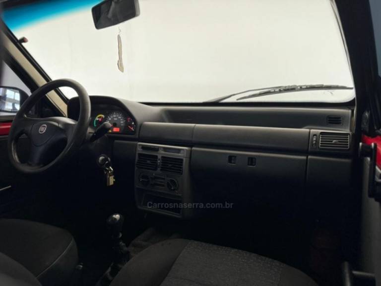 FIAT - UNO - 2012/2013 - Vermelha - R$ 27.900,00