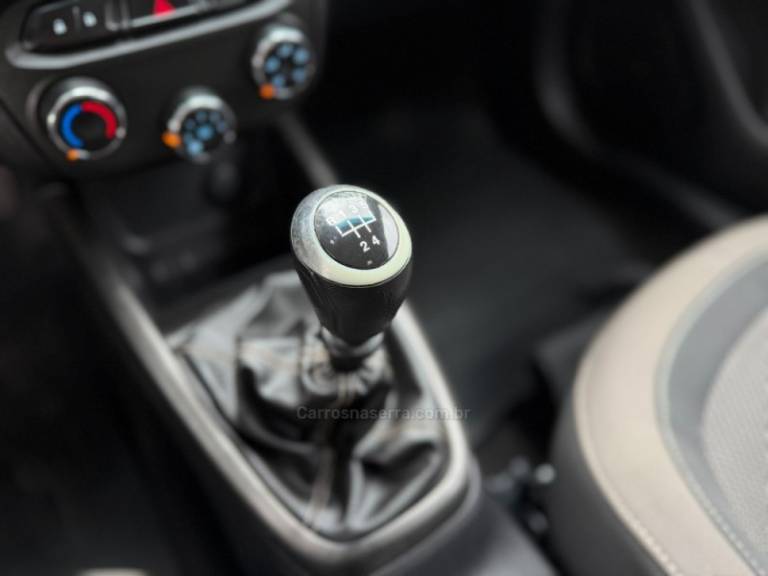 CHEVROLET - PRISMA - 2013/2013 - Preta - R$ 42.900,00