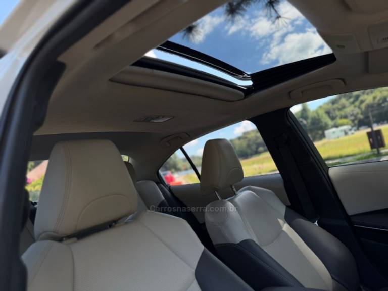 TOYOTA - COROLLA - 2021/2021 - Branca - R$ 143.900,00