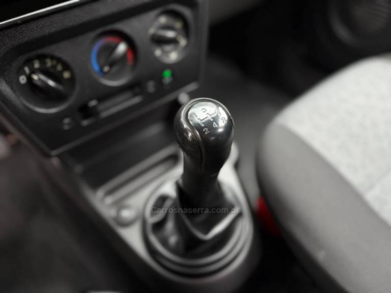 FORD - FIESTA - 2012/2013 - Vermelha - R$ 34.900,00