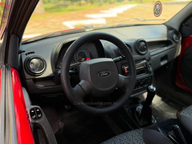FORD - KA - 2012/2013 - Vermelha - R$ 27.900,00