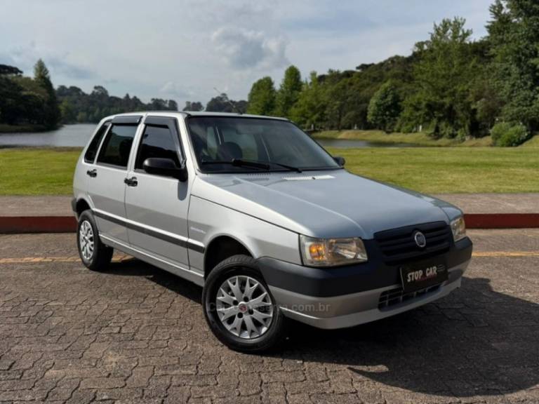 FIAT - UNO - 2009/2010 - Prata - R$ 28.900,00