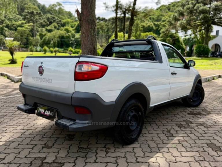 FIAT - STRADA - 2017/2018 - Branca - R$ 54.900,00