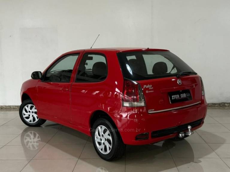 FIAT - PALIO - 2014/2015 - Vermelha - R$ 29.900,00