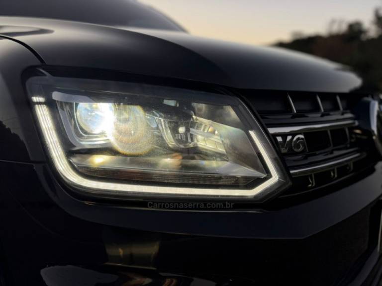 VOLKSWAGEN - AMAROK - 2023/2023 - Preta - R$ 234.900,00