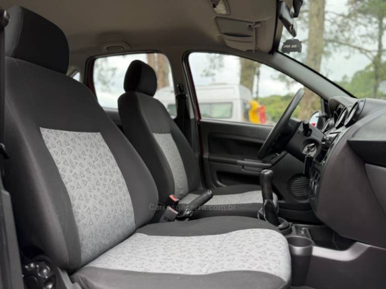 FORD - FIESTA - 2012/2013 - Vermelha - R$ 34.900,00