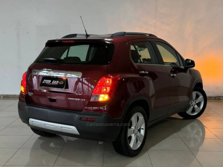 CHEVROLET - TRACKER - 2014/2014 - Vermelha - R$ 74.900,00