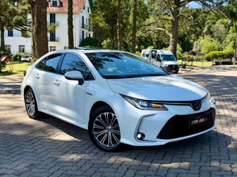 TOYOTA - COROLLA - 2021/2021 - Branca - R$ 143.900,00