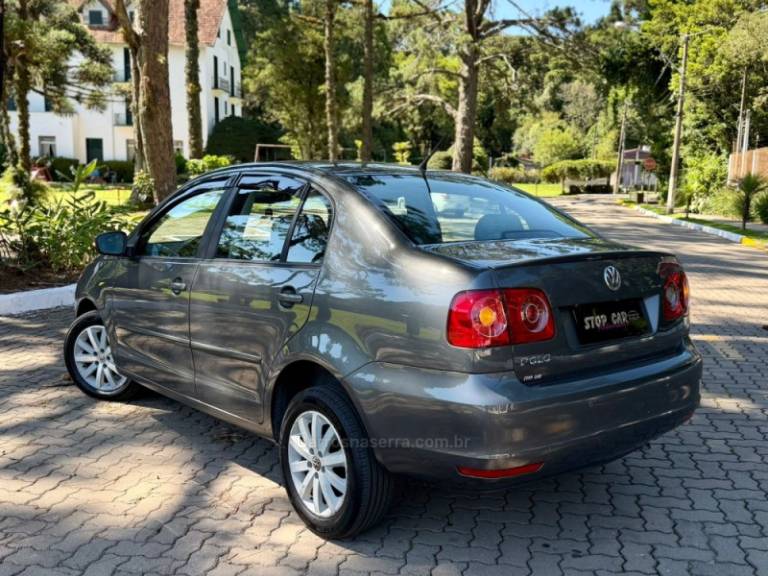 VOLKSWAGEN - POLO - 2011/2012 - Cinza - R$ 47.900,00
