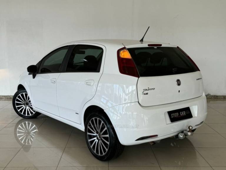 FIAT - PUNTO - 2011/2011 - Branca - R$ 36.900,00