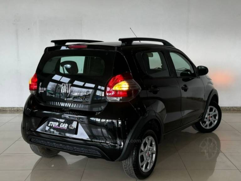 FIAT - MOBI - 2017/2018 - Preta - R$ 49.900,00