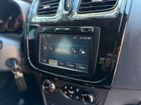 RENAULT - SANDERO - 2014/2015 - Vermelha - Sob Consulta