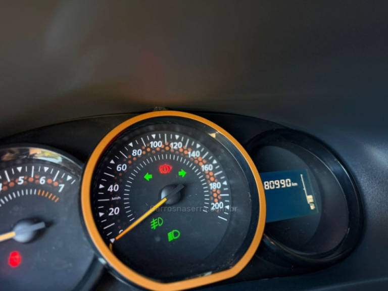 RENAULT - SANDERO - 2014/2015 - Vermelha - Sob Consulta