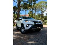 TOYOTA - HILUX SW4 - 2018/2019 - Branca - R$ 194.900,00