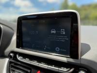 HYUNDAI - HB20S - 2023/2024 - Branca - R$ 83.900,00