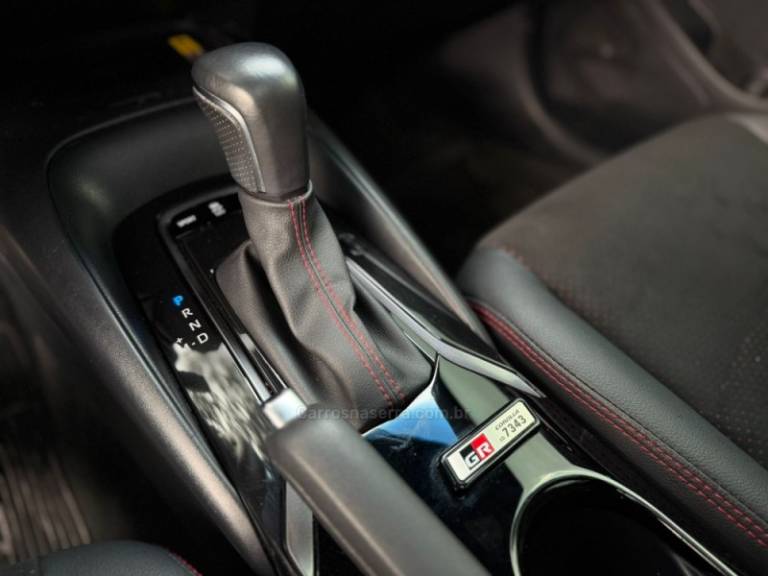 TOYOTA - COROLLA - 2023/2024 - Branca - R$ 149.900,00