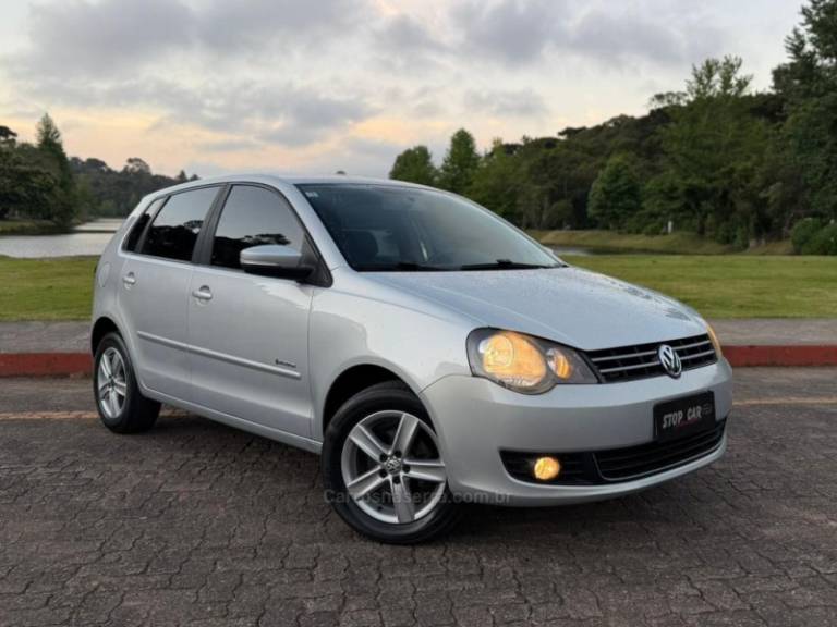 VOLKSWAGEN - POLO - 2012/2013 - Prata - Sob Consulta