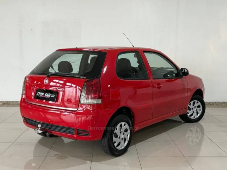 FIAT - PALIO - 2014/2015 - Vermelha - R$ 29.900,00