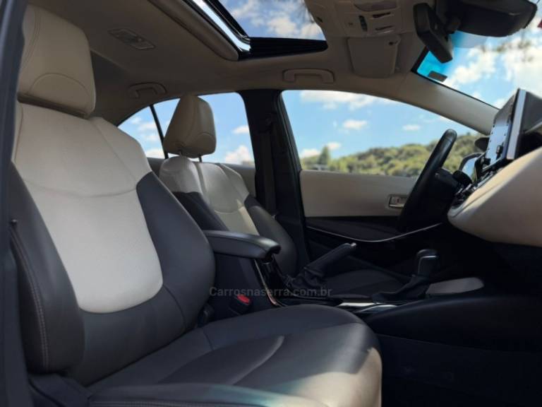 TOYOTA - COROLLA - 2021/2021 - Branca - R$ 143.900,00