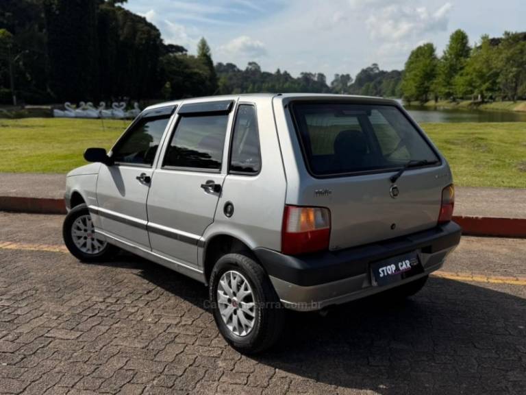 FIAT - UNO - 2009/2010 - Prata - R$ 28.900,00