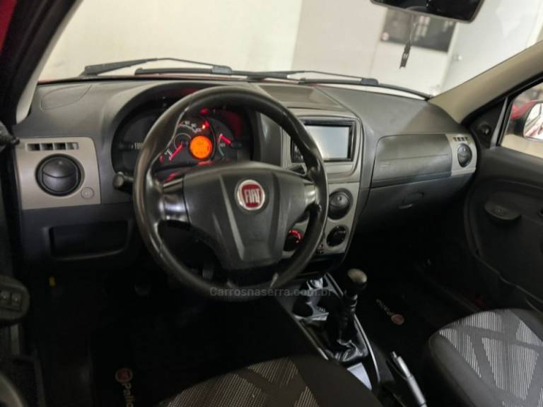 FIAT - PALIO - 2014/2015 - Vermelha - R$ 29.900,00