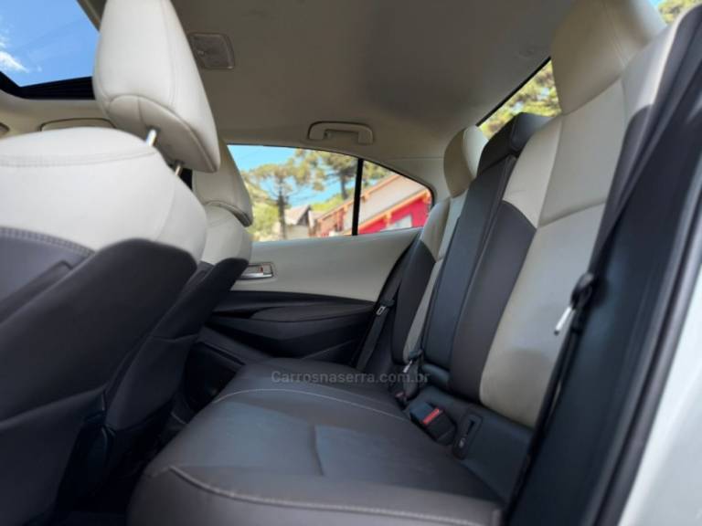 TOYOTA - COROLLA - 2021/2021 - Branca - R$ 143.900,00