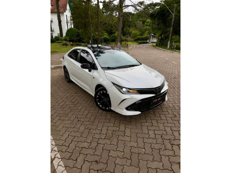 TOYOTA - COROLLA - 2023/2024 - Branca - R$ 149.900,00