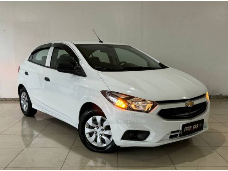 CHEVROLET - ONIX - 2019/2020 - Branca - R$ 59.900,00