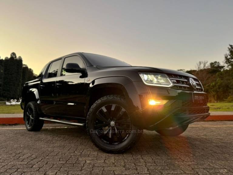 VOLKSWAGEN - AMAROK - 2023/2023 - Preta - R$ 234.900,00