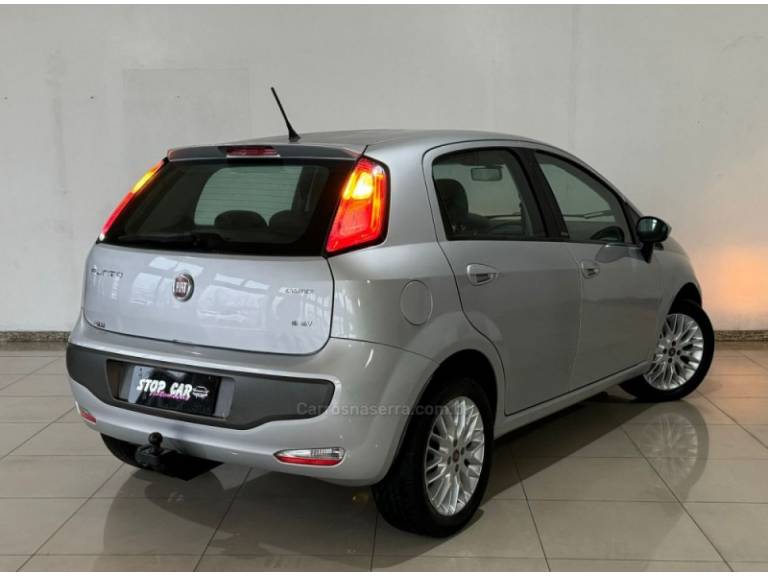 FIAT - PUNTO - 2012/2013 - Prata - R$ 43.900,00