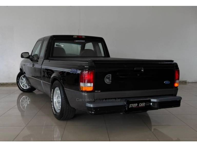 FORD - RANGER - 1995/1995 - Preta - R$ 89.900,00