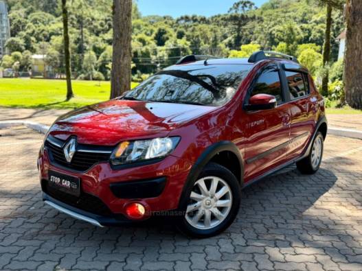 RENAULT - SANDERO - 2014/2015 - Vermelha - Sob Consulta