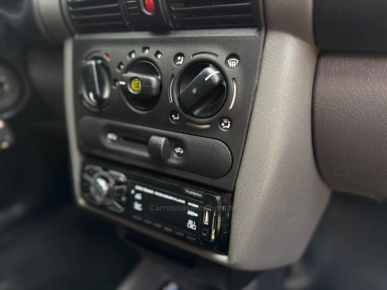 CHEVROLET - CLASSIC - 2011/2012 - Branca - Sob Consulta