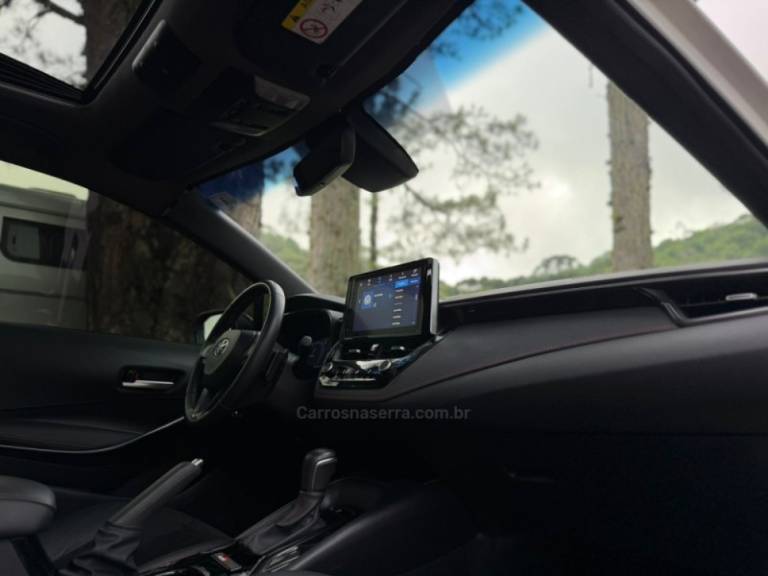 TOYOTA - COROLLA - 2023/2024 - Branca - R$ 149.900,00
