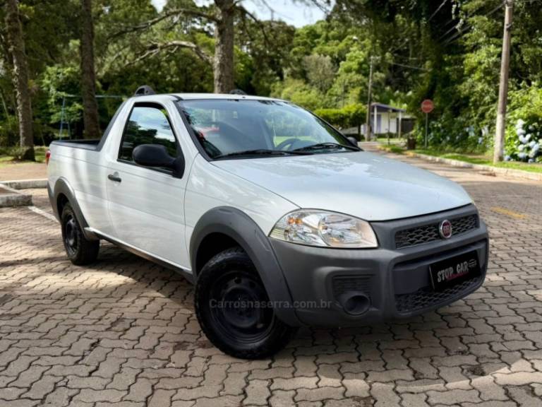 FIAT - STRADA - 2017/2018 - Branca - R$ 54.900,00